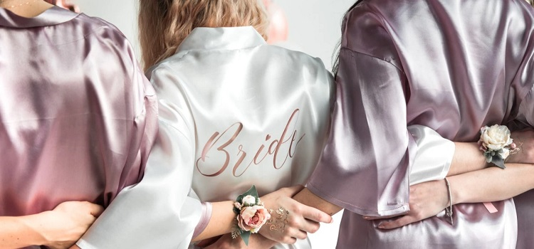 What to Consider When Choosing Bridesmaid Robes